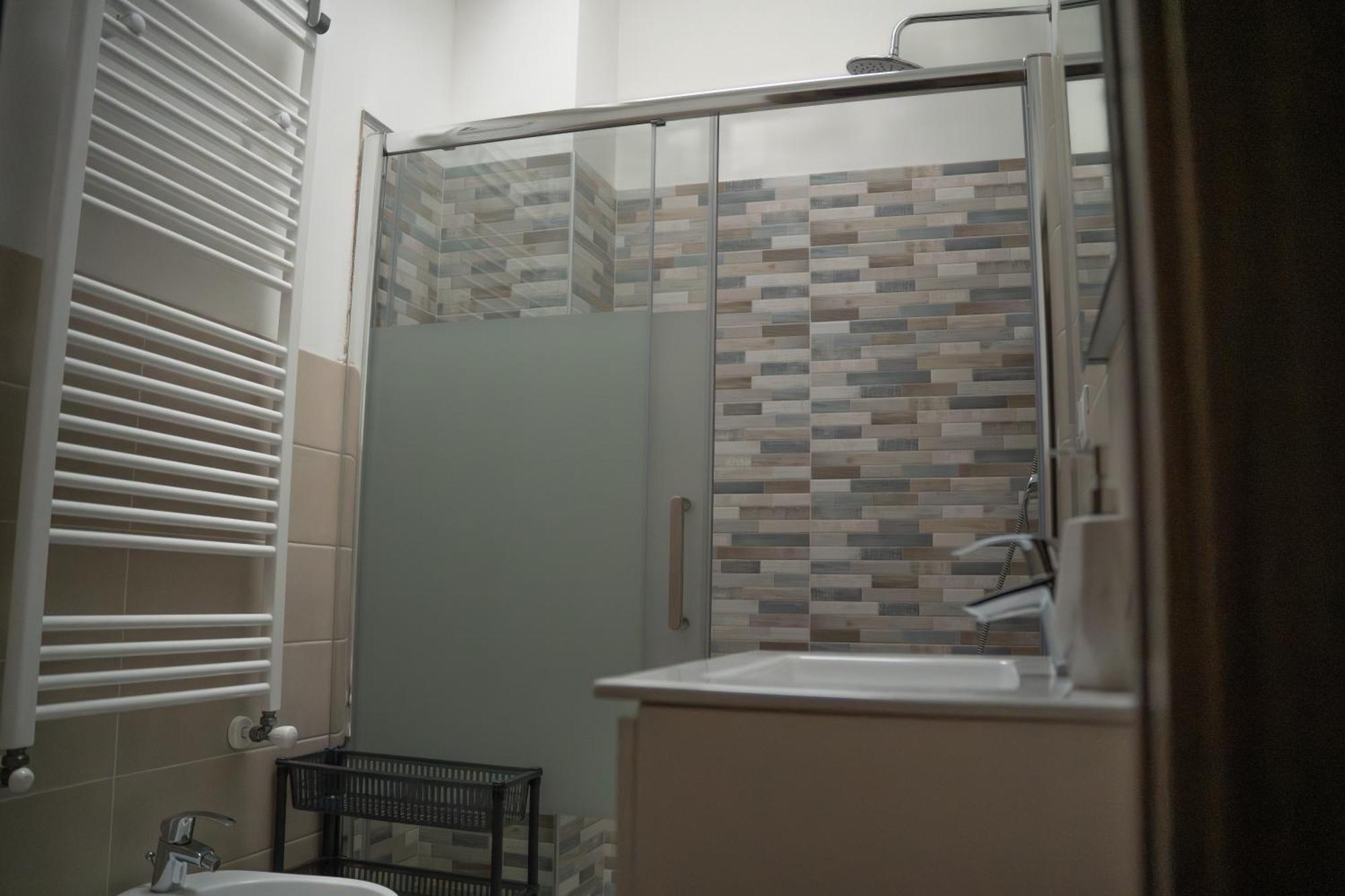 Lugaro Guest House Турин Экстерьер фото
